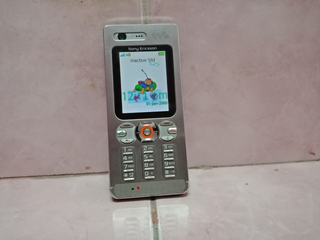 Buy Sony Ericsson W880i SIM Free