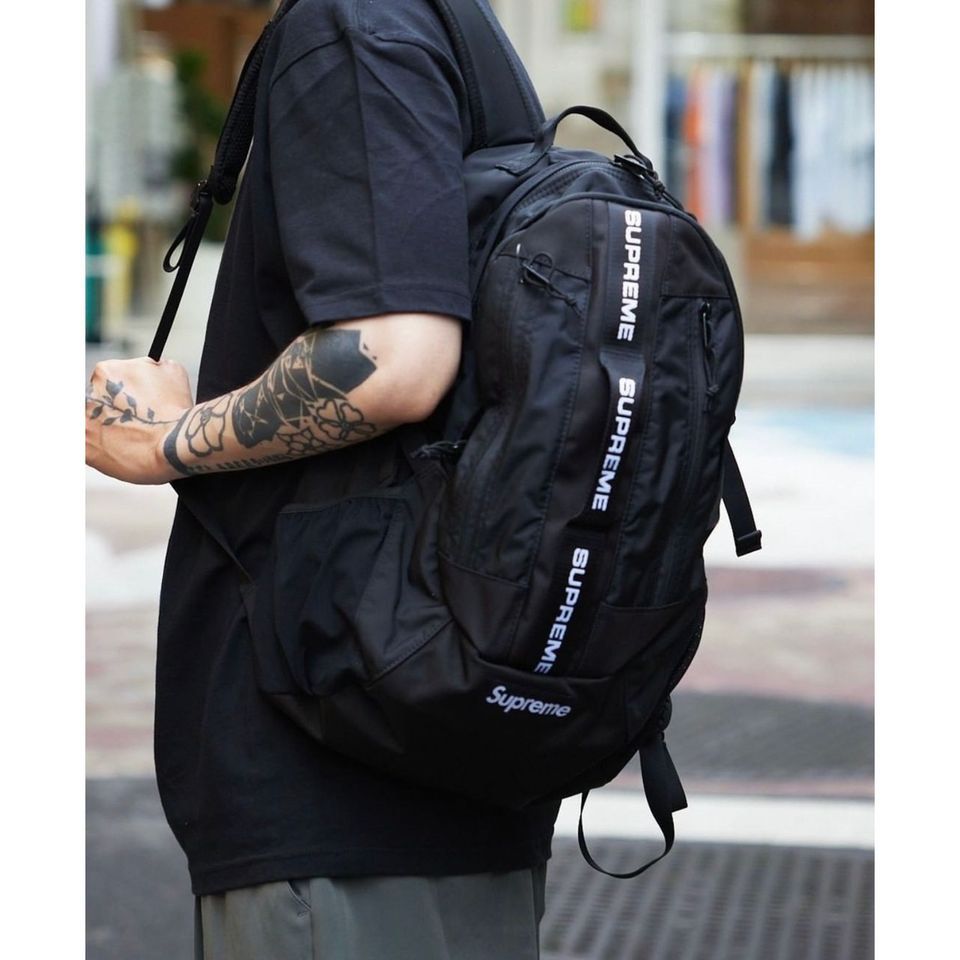 ファッションSupreme  Backpack　バックパック 22L 黒 リュック