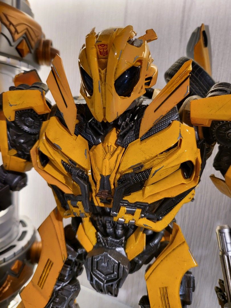 Threezero Transformers Bumblebee The Last Knight (Exclusive Edition