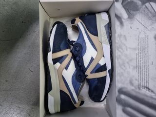 (Category: ) located in . Submitted by sneaker_slave (Listing ID 1205938114, Image 1). Description: .