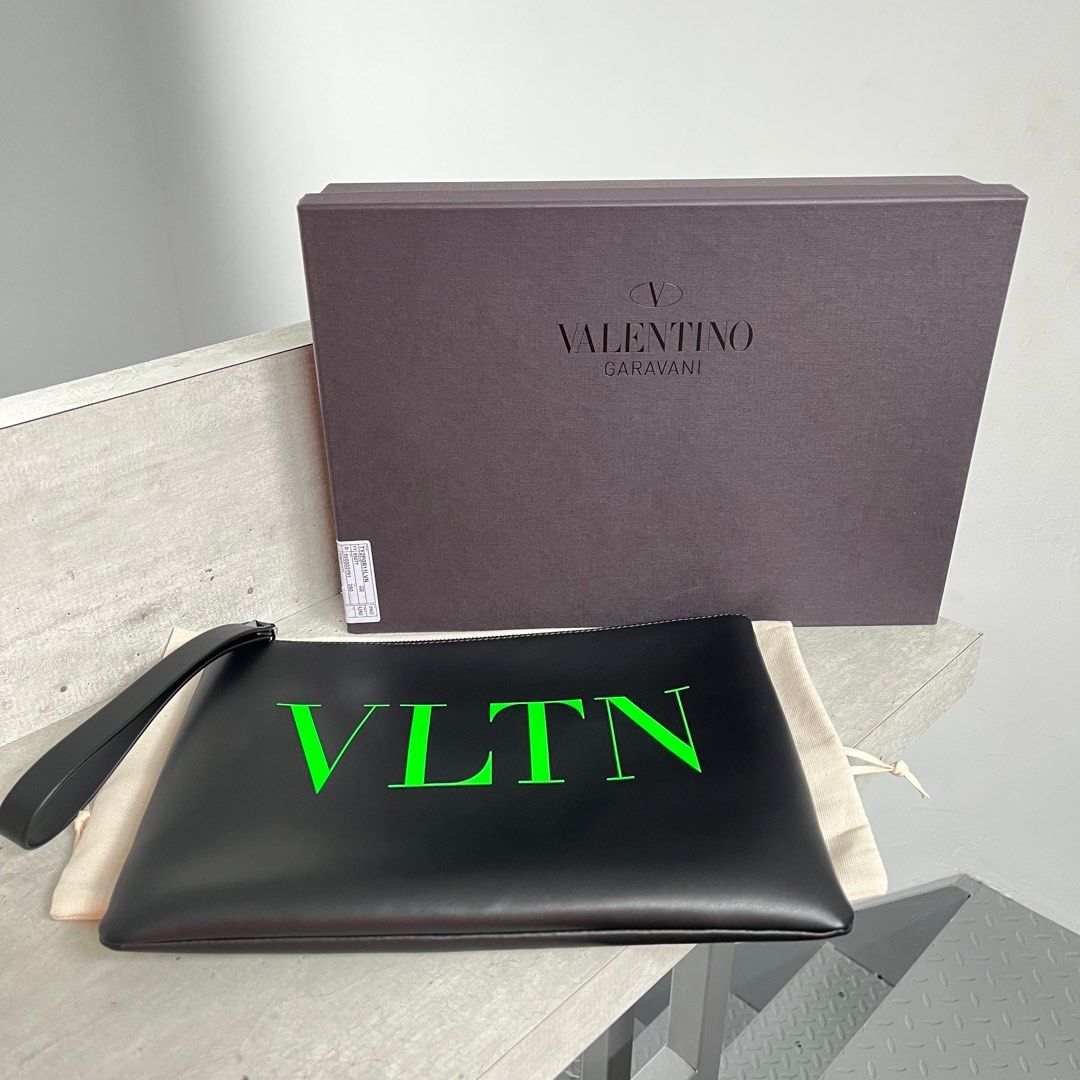 Valentino VLTN clutch