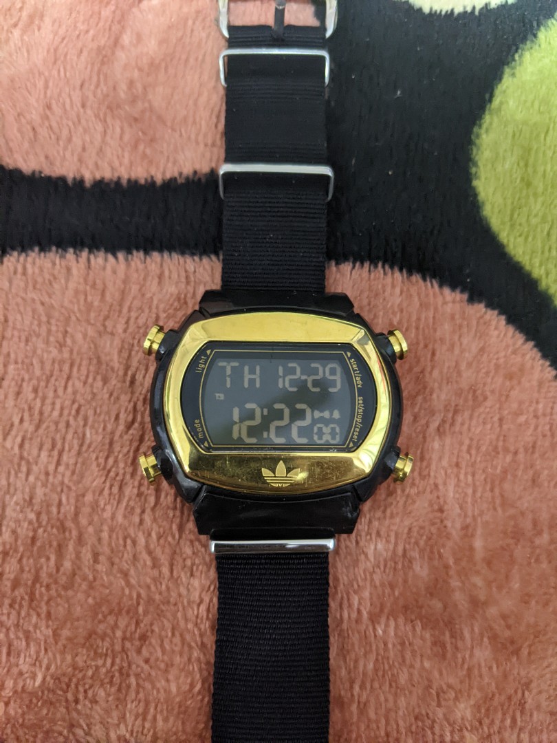 Vintage Adidas Trefoil gold/black watch, Men's Fashion, Watches