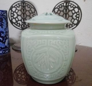 RUSH! Vintage Chinese Celadon jar with cover