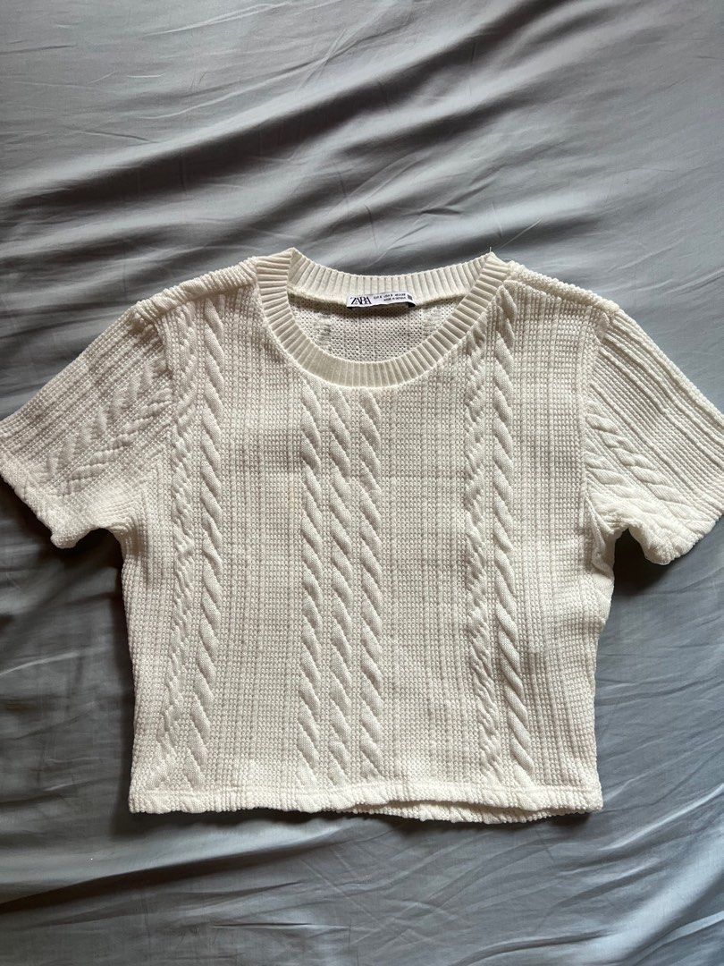 ZARA Cable Knit Top (Category: Blouses) located in Quezon City. Submitted by cdanisel (Listing ID 1205936662, Image 1). Description: Original Price ₱1195 Size small.