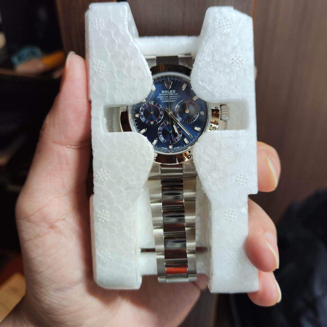 • 2022 Rolex Daytona "John Mayer" (Category: Luxury Watches) located in Pasig City. Submitted by Watchaholics (Listing ID 1205946334, Image 2). Description: RUSH SAlE!!! • 2022 Rolex Daytona "John Mayer" • Ref. 116509 • 40 mm, 18ct white gold case • Fixed, with engraved tachymetric scale, in 18ct white gold bezel • Scratch-resistant sapphire • Waterproof to 100 metres / 330 feet • 72-hour power reserve • Calibre 4130 movement • Bright blue dial •