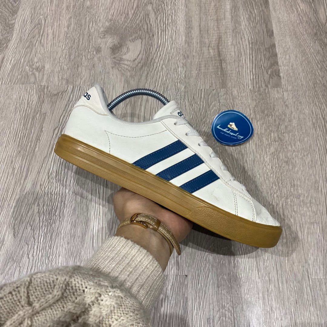 Adidas neo daily 7.5uk kod149 Men s Fashion Footwear
