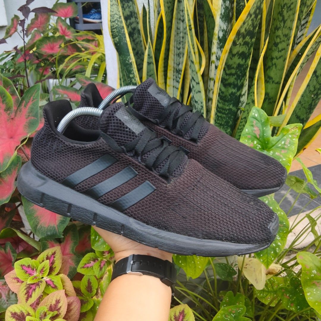 Swift run triple black new arrivals
