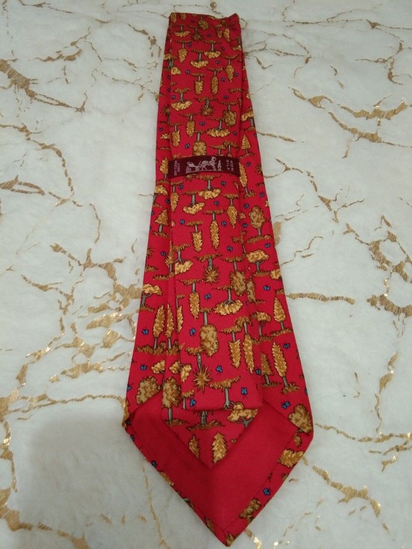 aut hermes necktie (Category: Luxury Bags & Wallets) located in Quezon City. Submitted by cocooo18 (Listing ID 1206107938, Image 2). Description: no issue😍😎😍.