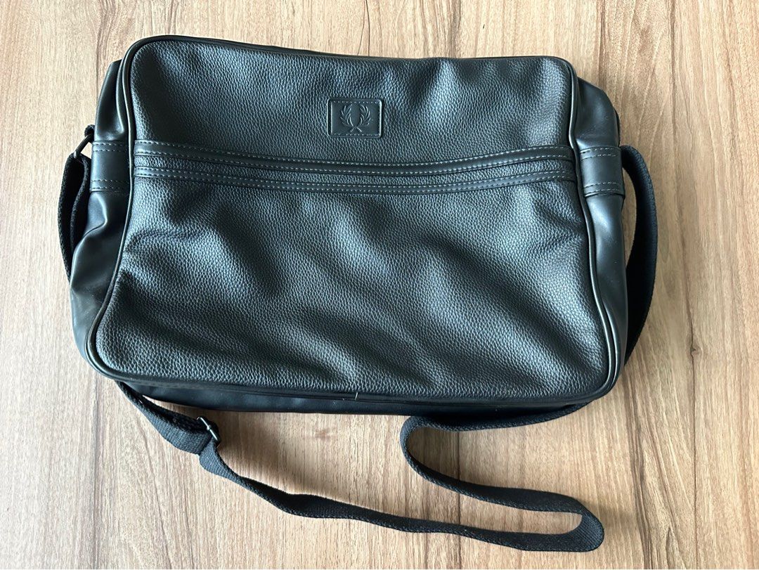 Authentic Fred Perry Messenger Bag, Men's Fashion, Bags, Sling Bags on