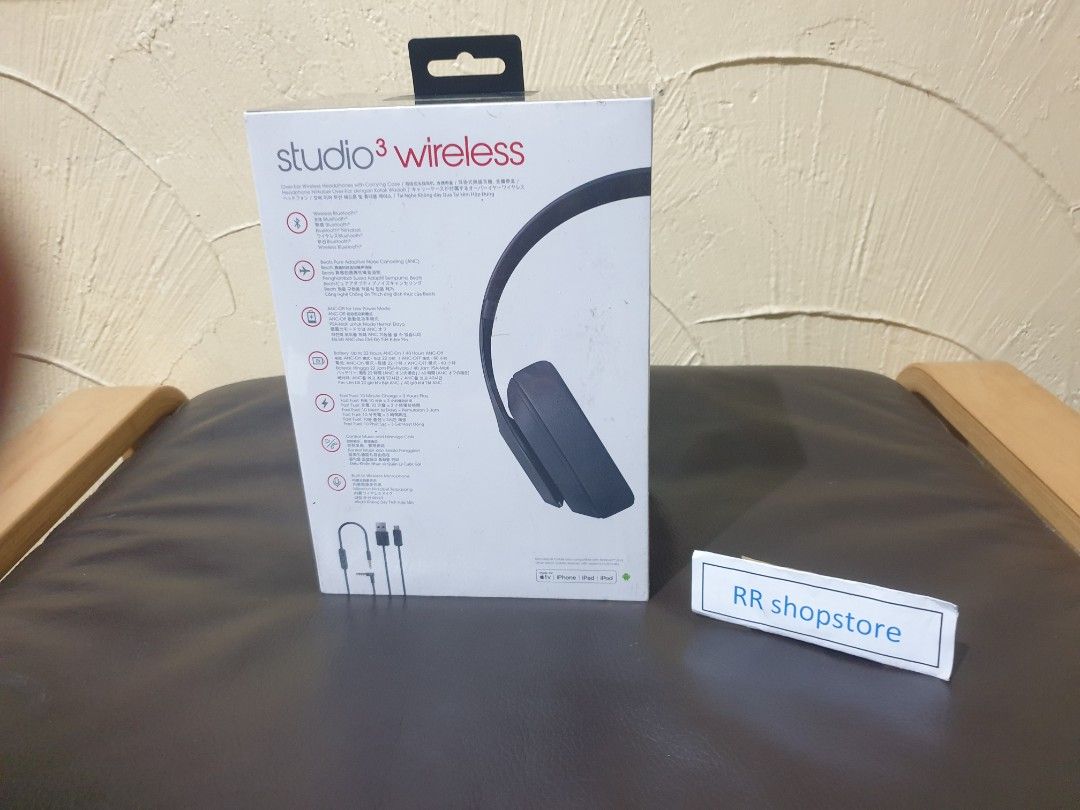 Beats Studio3 Gray (Category: Headphones & Headsets) located in San Miguel. Submitted by rrshopstore (Listing ID 1206253860, Image 3). Description: For Sale Beats Studio3 Wireless Gray (Brand new) Price 15,900 *Wireless Bluetooth *Beats Pure Adaptive Noise Cancelling *ANC off for Low Power Mode * Battery up to 22 hours Anc on/ 40 hours Anc off * Fast fuel: 10minutes charve =3 hours play *Control Music and Manage calls *Built in Wireless Microphon