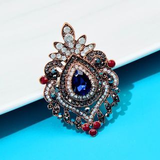 Beautiful vintage brooch