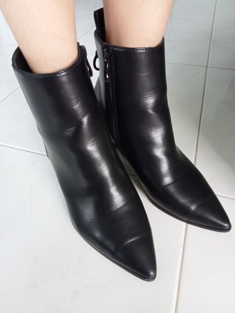 Zalora boots 2025
