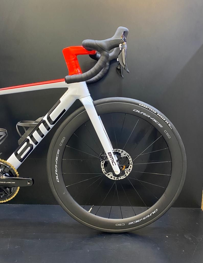 BMC Teammachine SLR01 Disc Team White Neon Red Duraace 12S Di2