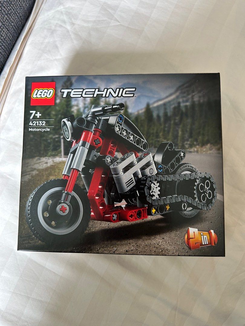 LEGO Technic Motorcycle (42132)