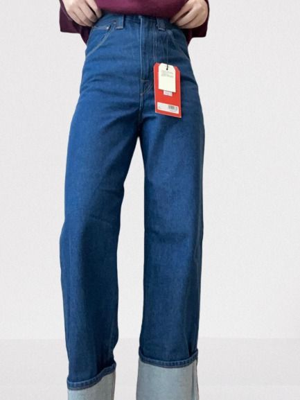 Levi's cuffed jeans top