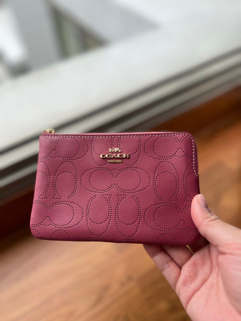 Coach corner zip wristlet in sales signature leather