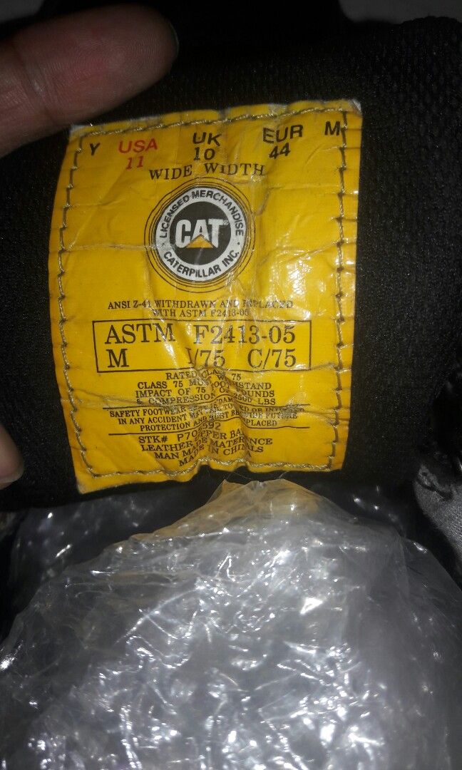 Caterpillar safety, Fesyen Pria, Sepatu , Sepatu Boot di Carousell