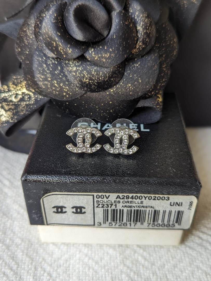 Chanel CC B20S Classic Crystal Silver Hardware Logo Earrings box