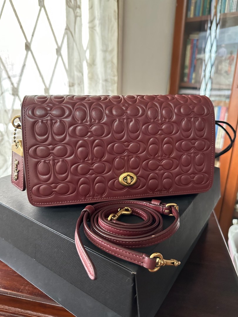 Coach dinky sale in signature leather