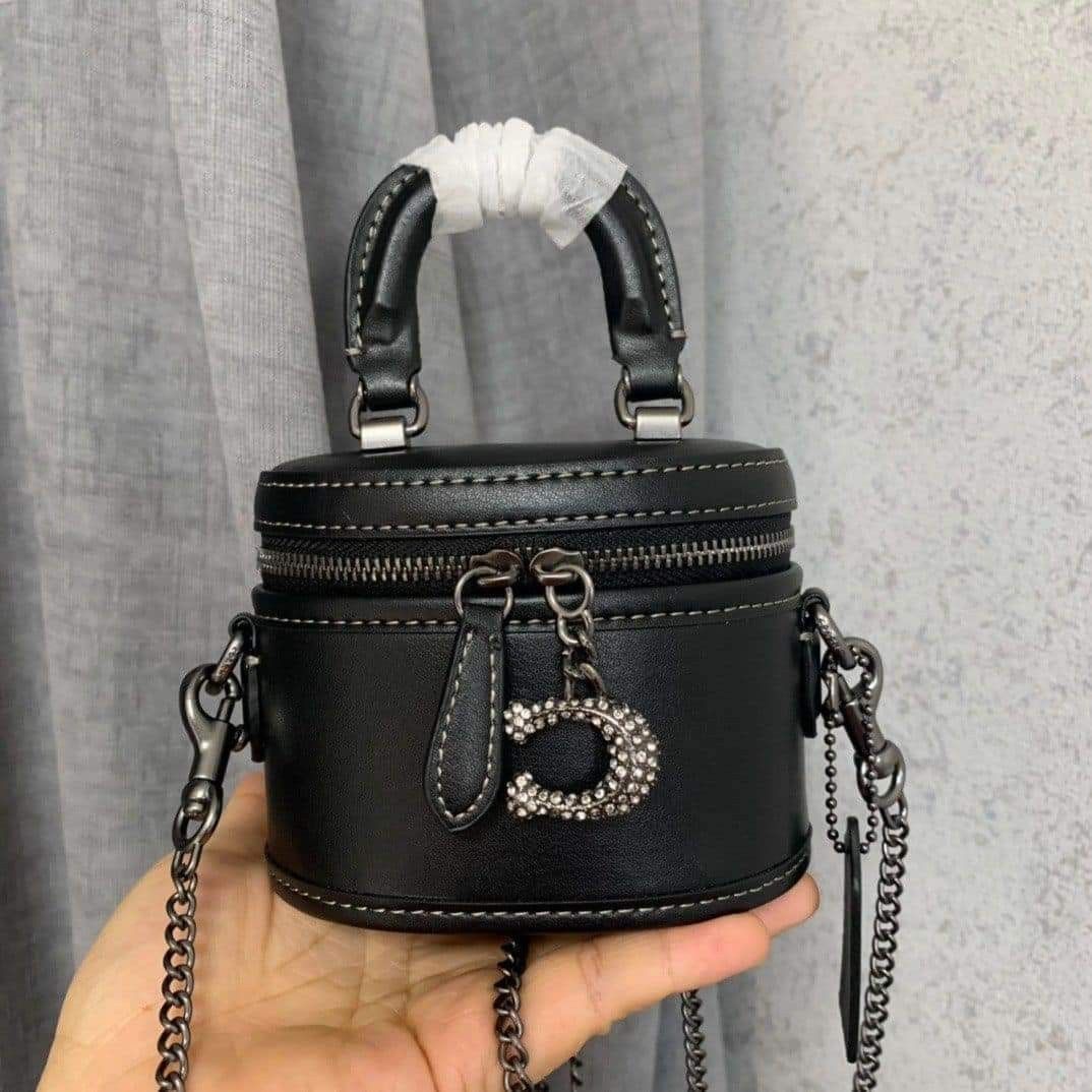 coach micro trail bag (Category: Luxury Bags & Wallets) located in Pateros City. Submitted by moira1985 (Listing ID 1206127280, Image 2). Description: for sale coach micro trail bag color black.