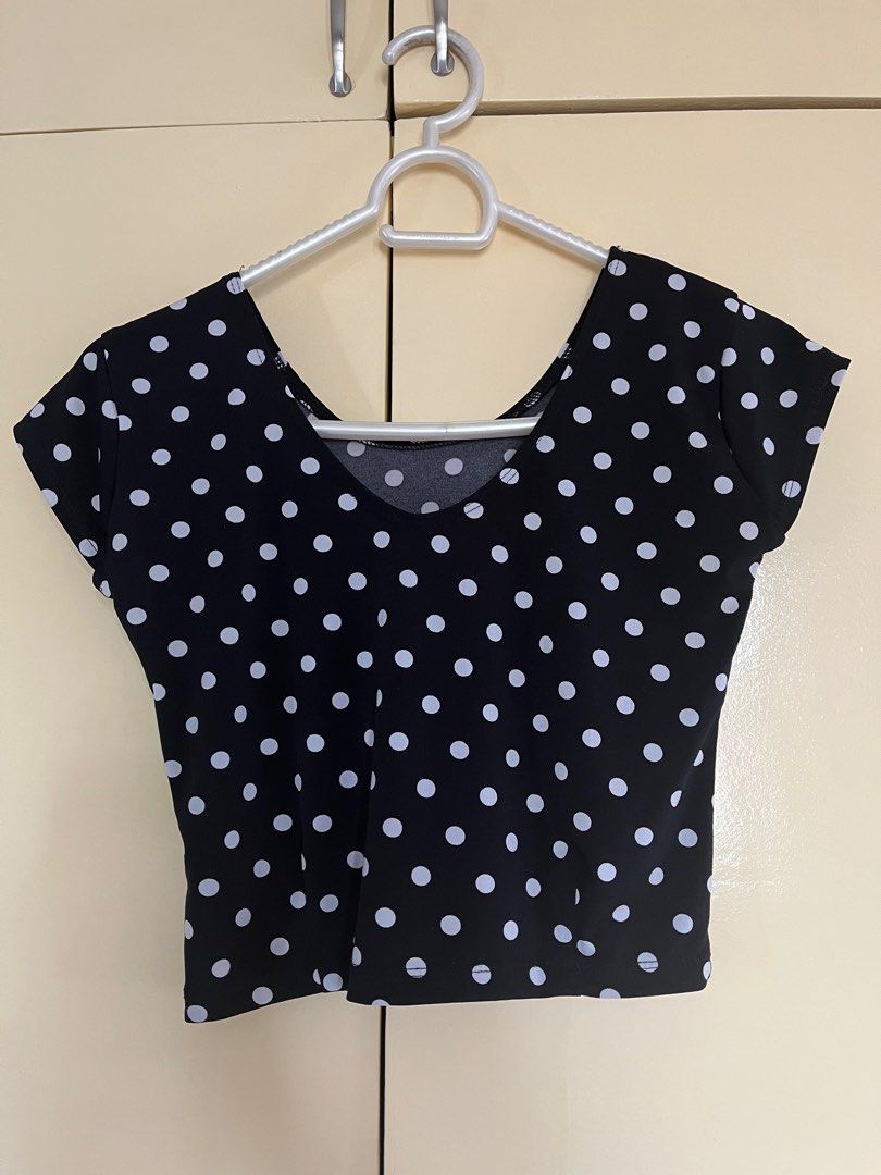 Crop top stretchy fabric polka dots (Category: Others Tops) located in Cainta. Submitted by krishoppe. (Listing ID 1206099288, Image 1). Description: Nice stretchy fabric Crop top Can fit small to medium .