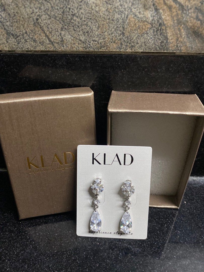 Earrings for formal occasion (Category: Earrings) located in Pasig City. Submitted by cess_06 (Listing ID 1206230639, Image 1). Description: Brandnew earrings for special occasion. Very elegant looking when worn. Originally bought for 1549.75. Complete with box and tag price. .