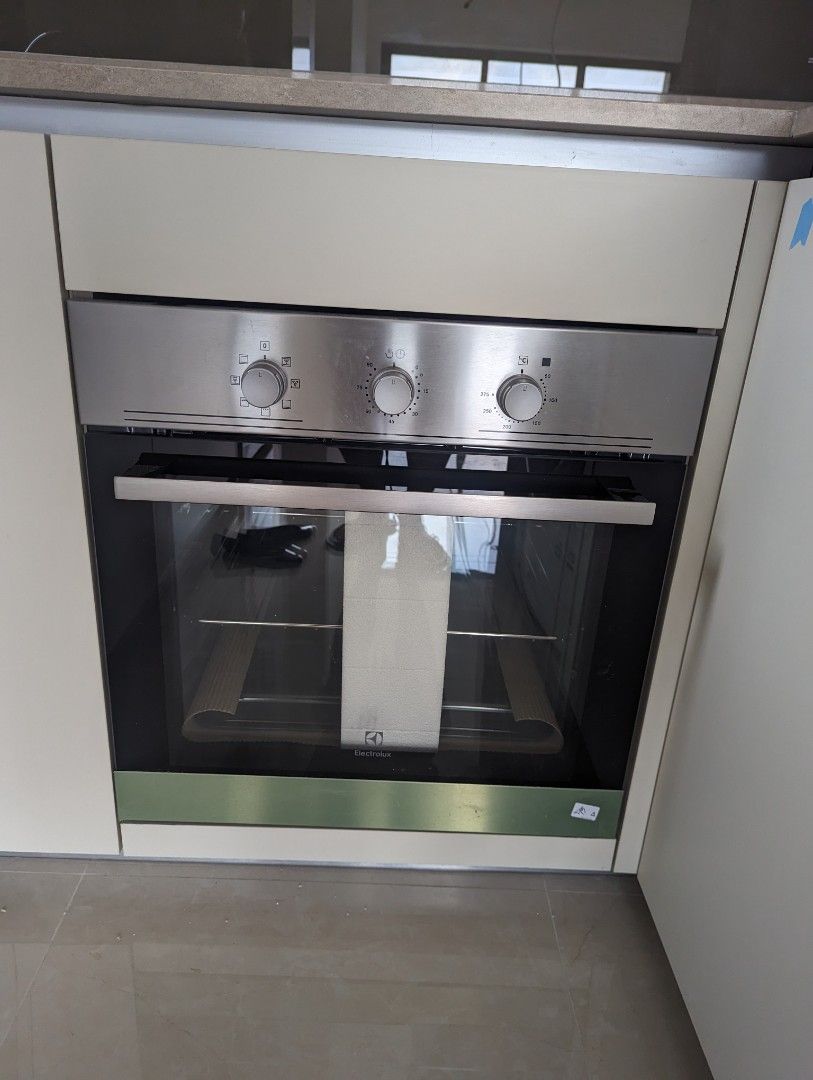 Electrolux brand fix in new oven, TV & Home Appliances, Kitchen
