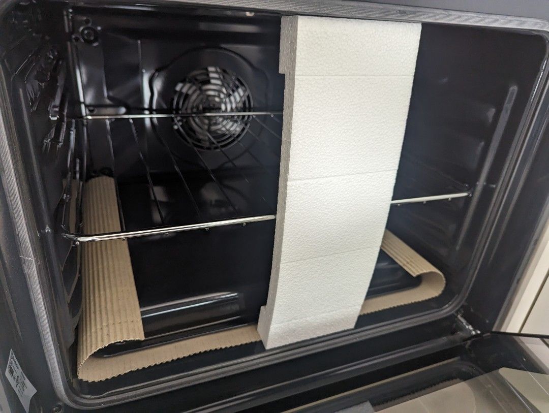 Electrolux brand fix in new oven, TV & Home Appliances, Kitchen