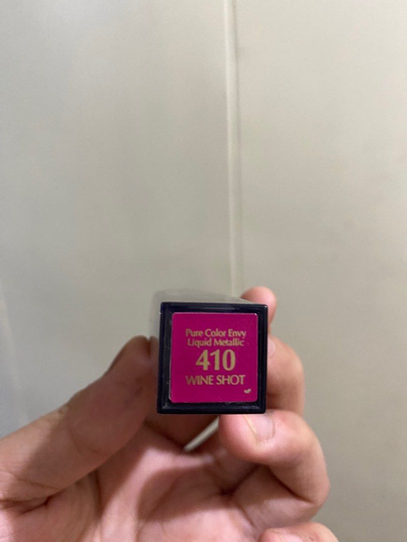 estée lauder liquid matte (Category: Makeup) located in San Isidro. Submitted by 317.studios (Listing ID 1206215391, Image 3). Description: .