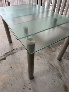Expandable Tempered Glass Dinning Table