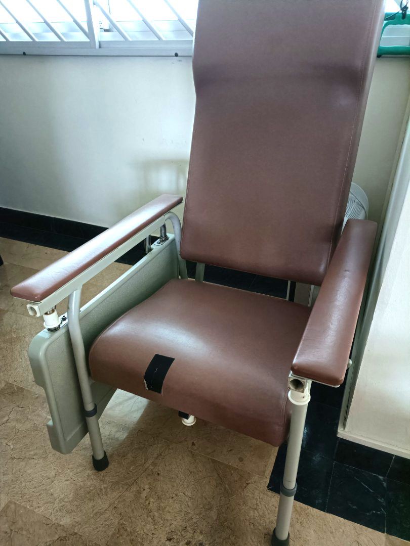 Geriatric Chair, Health & Nutrition, Medical Supplies & Tools on Carousell