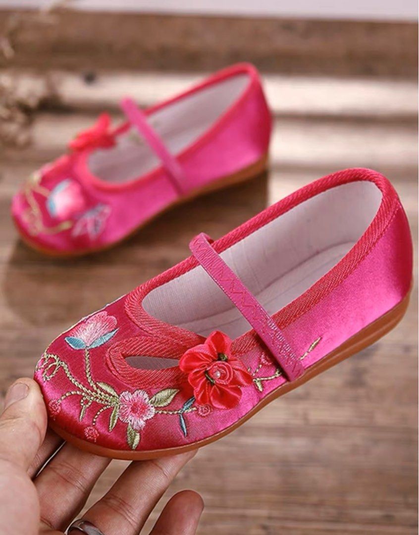 Girls shoes red colour sale