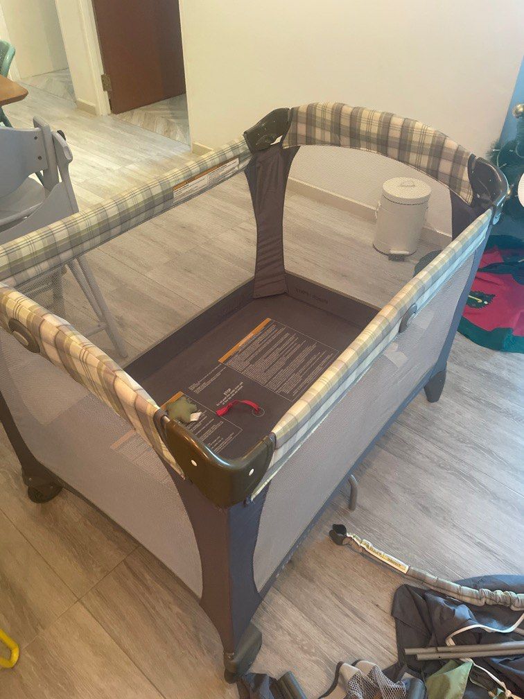 Graco Pack and Play Playpen, Babies & Kids, Baby Nursery & Kids Furniture, Cots & Cribs on Carousell