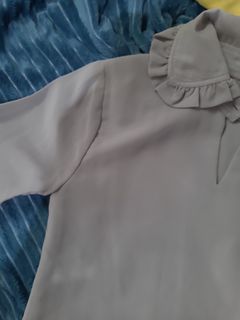 Grey blouse mayoutfit