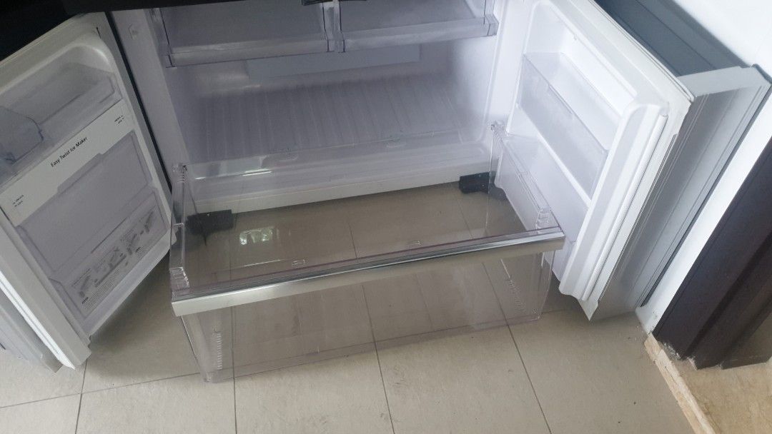 Hitachi Fridge refrigerator RWB850P5M 700L French Bottom Freezer 4