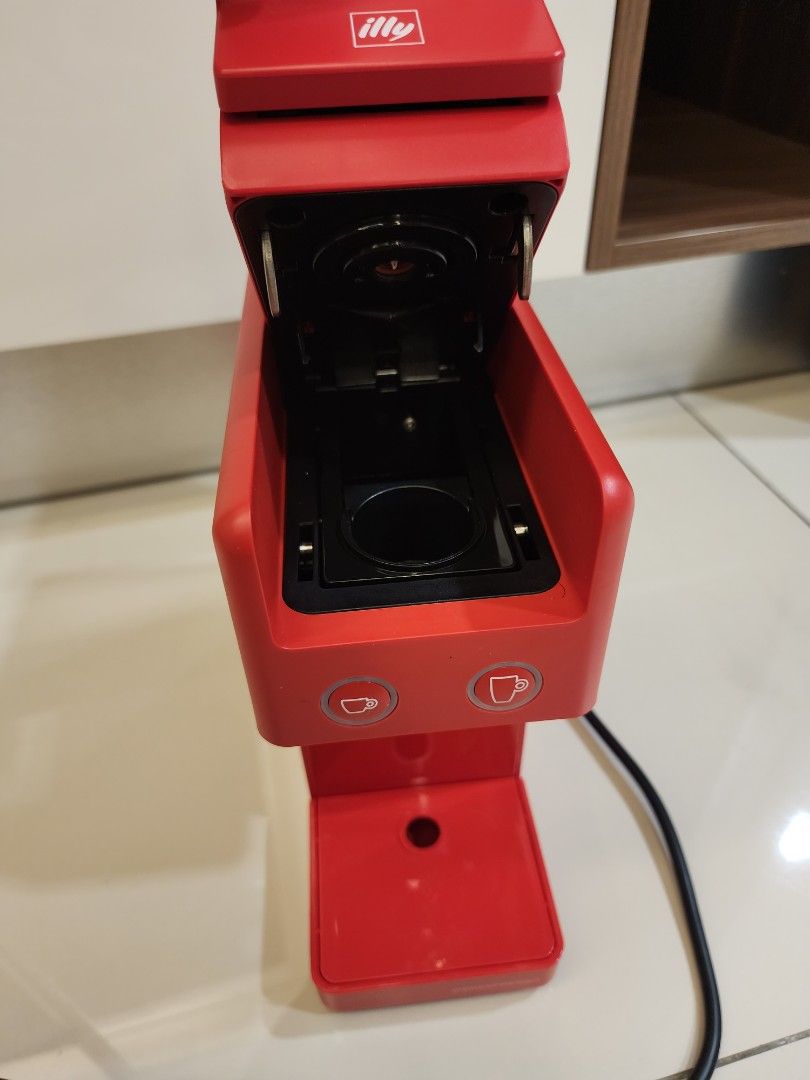 Illy coffee machine, TV & Home Appliances, Kitchen Appliances, Coffee