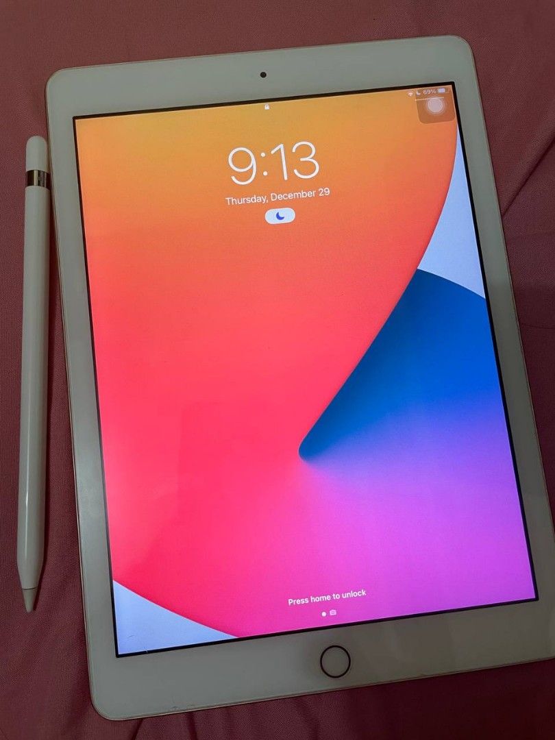 Ipad 6th gen 128 gb with 1st gen Apple pencil, Mobile Phones & Gadgets