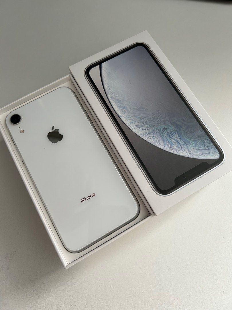iPhone XR ホワイト 128GB購入時期2019年春頃