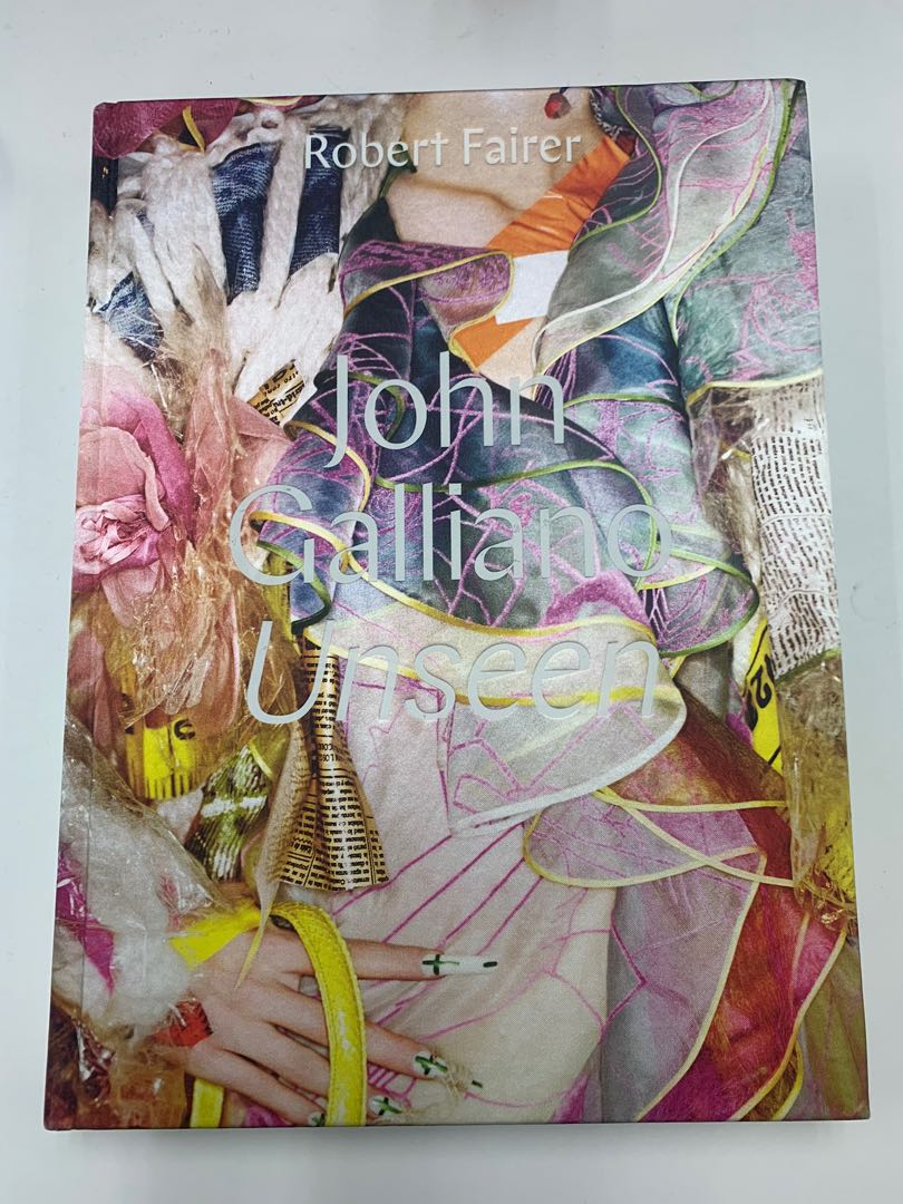 John Galliano Unseen by Robert Fairer, 興趣及遊戲, 書本& 文具 