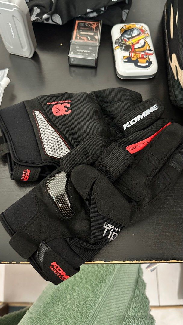 KOMINE Glove Original, Men's Fashion, Activewear on Carousell
