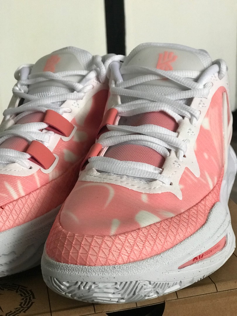 Kyrie irving shoes elizabeth 2025