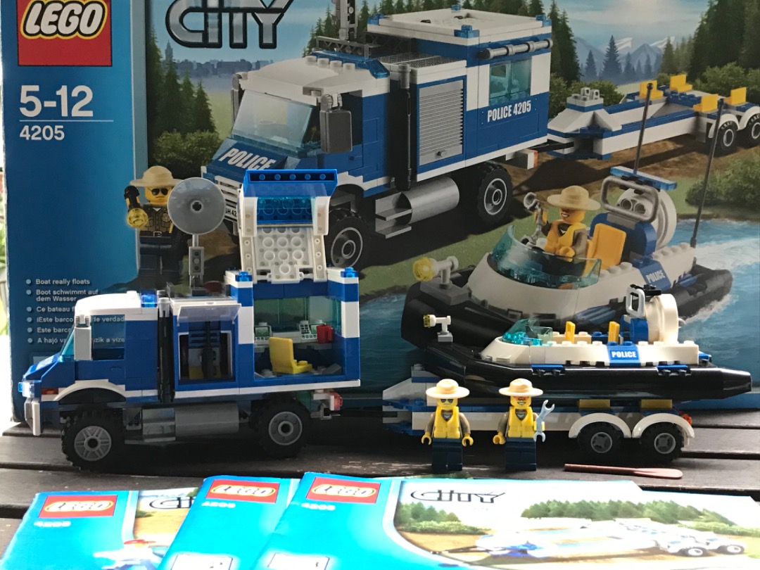 LEGO City Police Off Road Command Centre with Hovercraft 4205