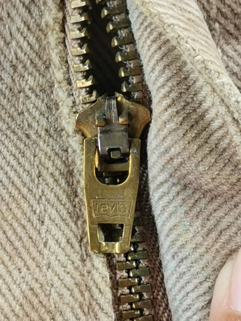 Levis 545 Vintage 1993 copper tab (Category: Jeans) located in San Pedro. Submitted by thriftersthrift (Listing ID 1206166367, Image 3). Description: Waistline 38 length 41 Good condition Issue : need wash/ no pinhole Color rate : 9/10 All items are from ukay bale so manage your expectation..