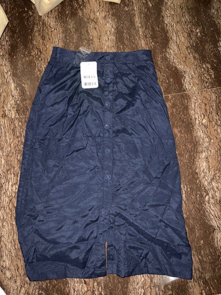 Long Blue Skirt (Category: Skirts) located in Calamba. Submitted by hellome24839 (Listing ID 1206247974, Image 1). Description: Small.
