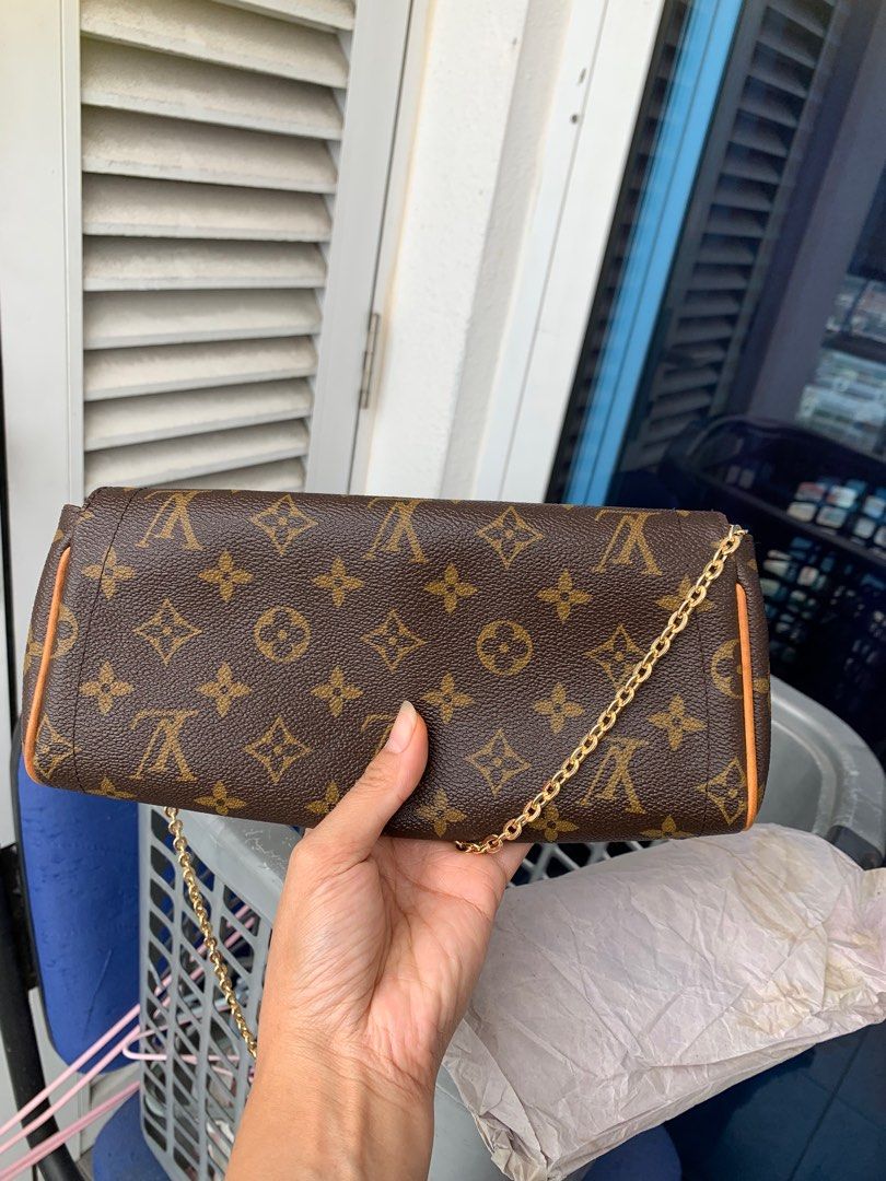 Louis vuitton Beverly Clutch, Luxury, Bags & Wallets on Carousell