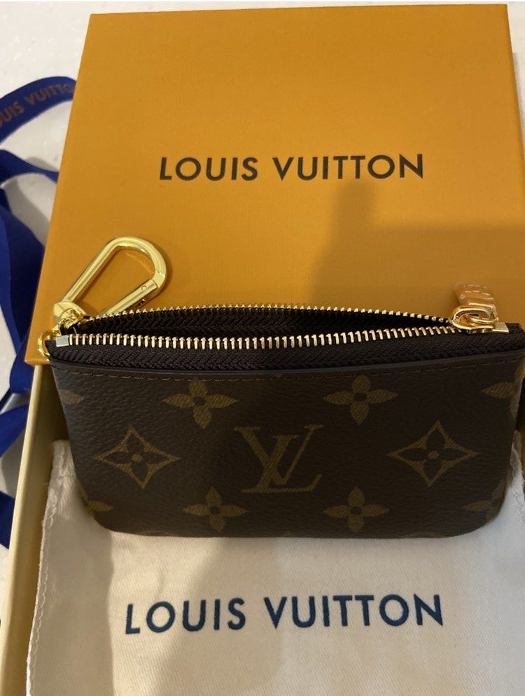 Louis Vuitton cles monogram preorder (Category: Luxury Bags & Wallets) located in Mandaluyong City. Submitted by japanandsingaporeluxepreloved (Listing ID 1206085528, Image 3). Description: Additional 250 for box and inclusion ( optional) Diclaimer: we are not affiliated with the brand stated in this post, no infringement intended. All copyrights are reserved to its brandowners ..