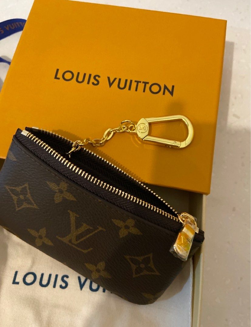 Louis Vuitton cles monogram preorder (Category: Luxury Bags & Wallets) located in Mandaluyong City. Submitted by japanandsingaporeluxepreloved (Listing ID 1206085528, Image 1). Description: Additional 250 for box and inclusion ( optional) Diclaimer: we are not affiliated with the brand stated in this post, no infringement intended. All copyrights are reserved to its brandowners ..