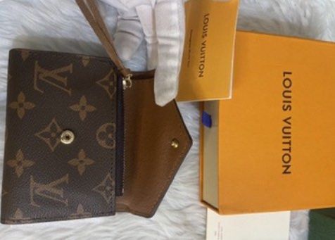 Louis Vuitton victorine wallet monogram (Category: Luxury Bags & Wallets) located in Mandaluyong City. Submitted by japanandsingaporeluxepreloved (Listing ID 1206120080, Image 2). Description: Additional 150 for dustbag and box (optional ) Diclaimer: we are not affiliated with the brand stated in this post, no infringement intended. All copyrights are reserved to its brandowners ..