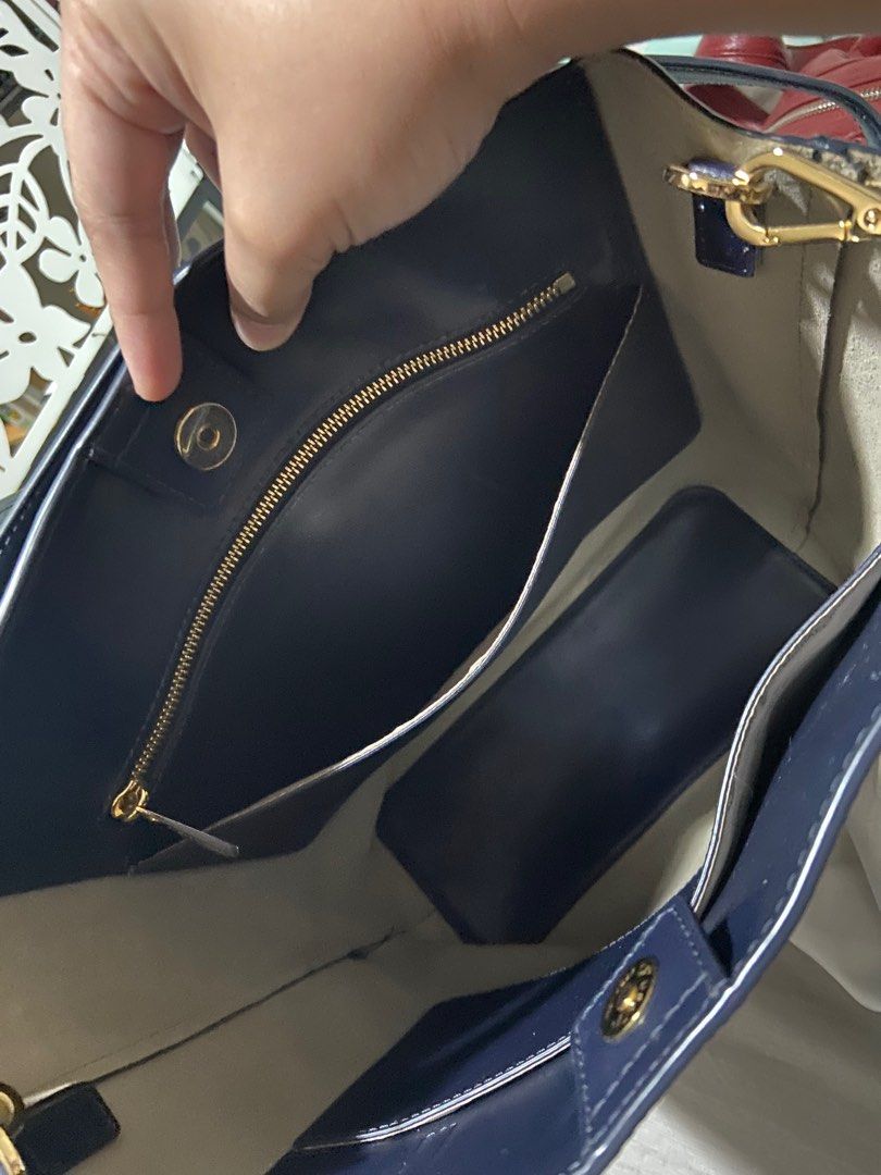 Michael Kors Tote Bag (Original) (Category: Shoulder Bags) located in Cainta. Submitted by lexichoco (Listing ID 1206156471, Image 3). Description: .