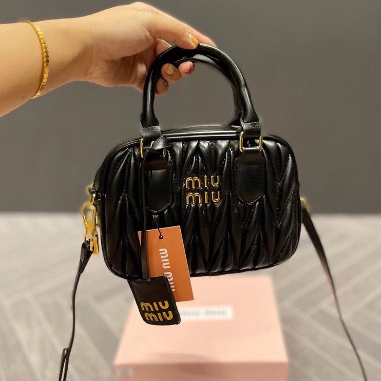 MIUMIU バッグ Piccole Bo Napa Cristal Nero 売れ筋がひ贈り物